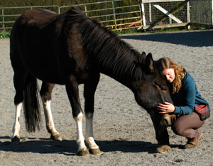 Sola and Umber hugging